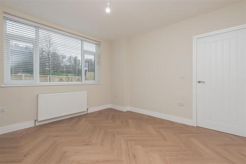 4 bedroom semi-detached house for sale, 6 Mackintosh Road, Crossgates, Leeds