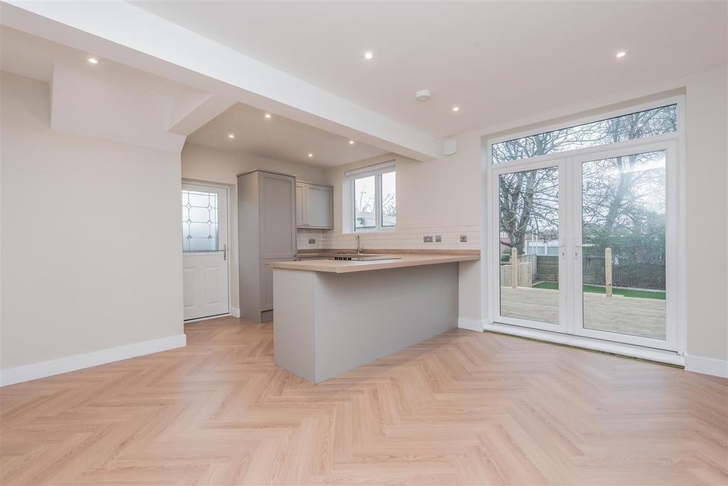 Fitted Dining Kitchen: