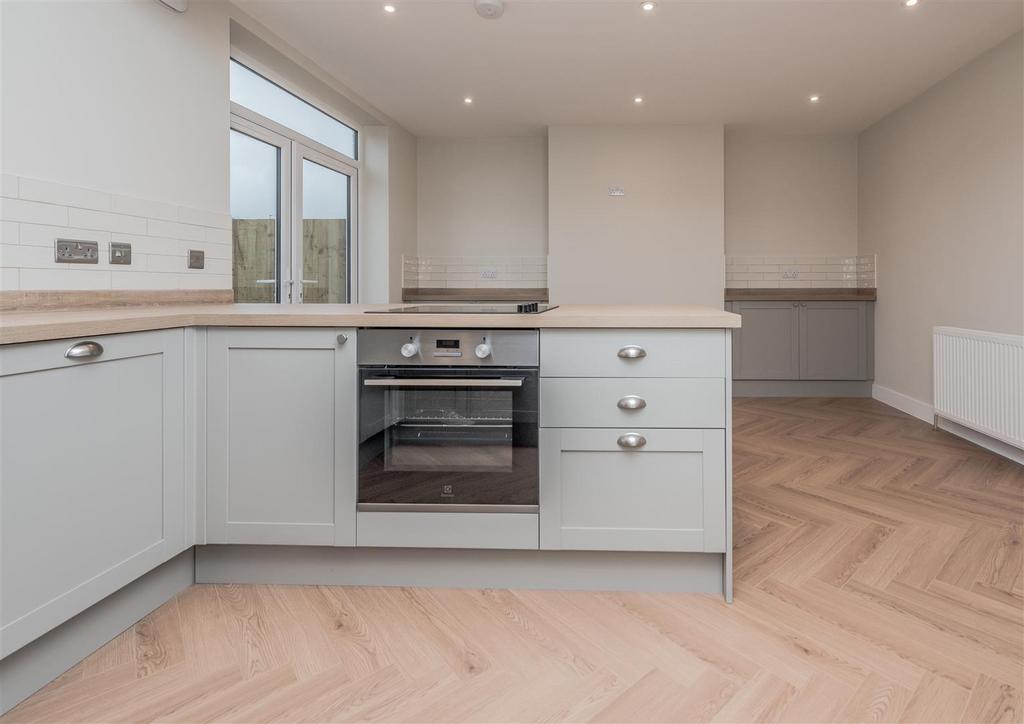 Fitted Dining Kitchen: