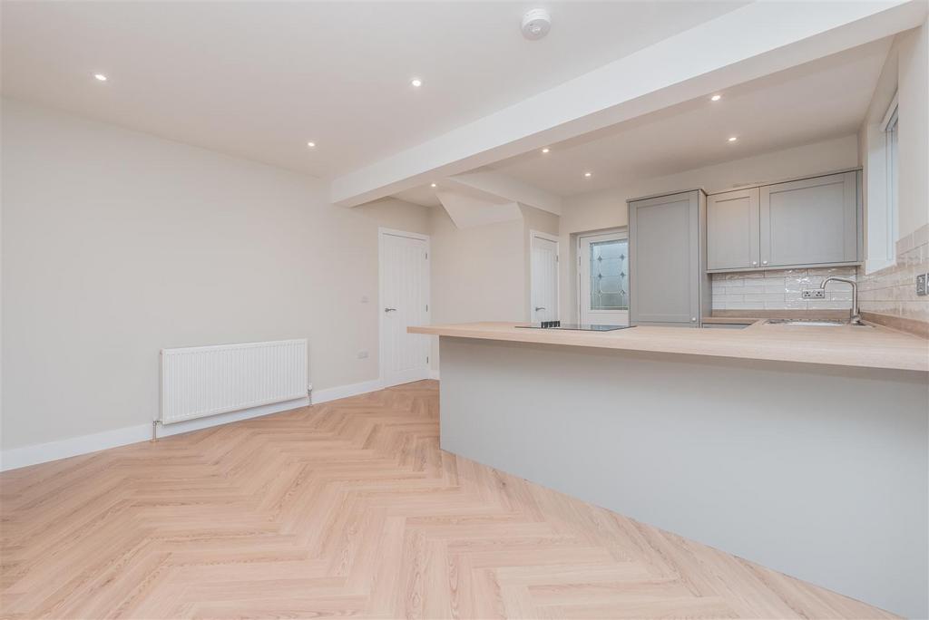 Fitted Dining Kitchen: