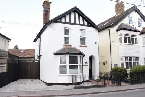 undefined, Cores End Road, Bourne End SL8