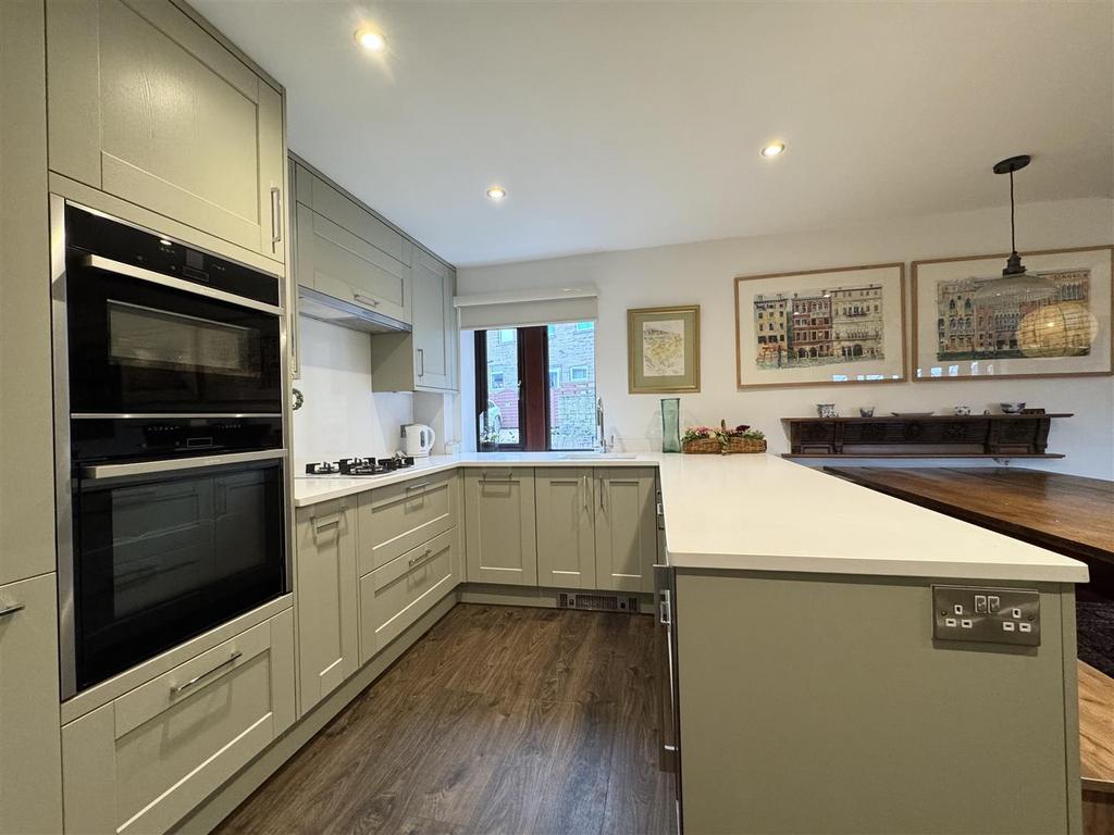 Living dining kitchen