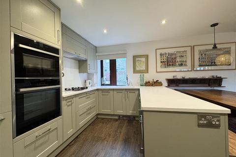 undefined, King Street, Skelmanthorpe, Huddersfield, HD8 9DY