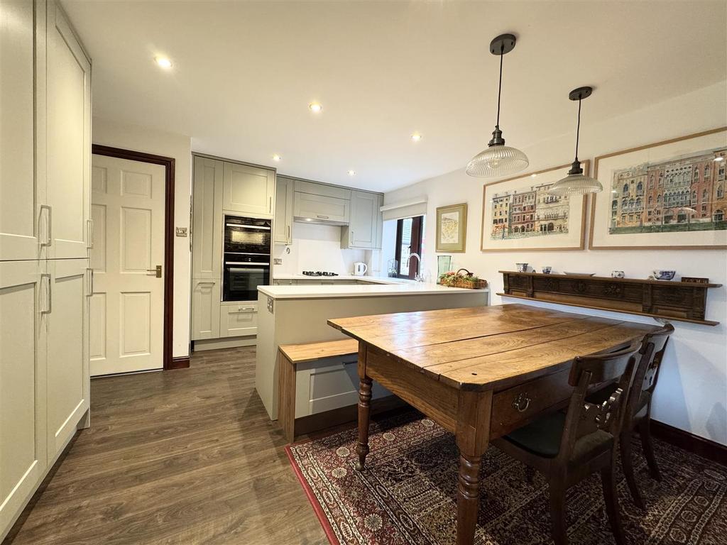 Living dining kitchen