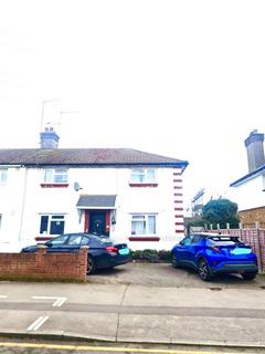 4 bedroom semi-detached house to rent, Lyon Park Avenue, Wembley