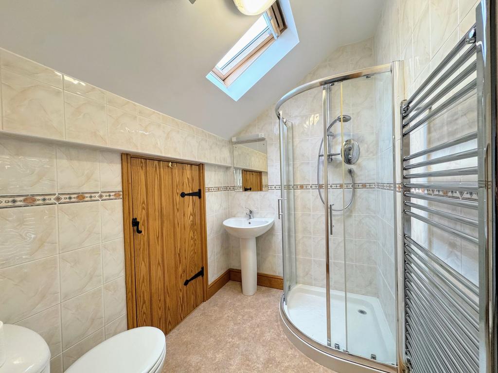 Ensuite - Bedroom 2