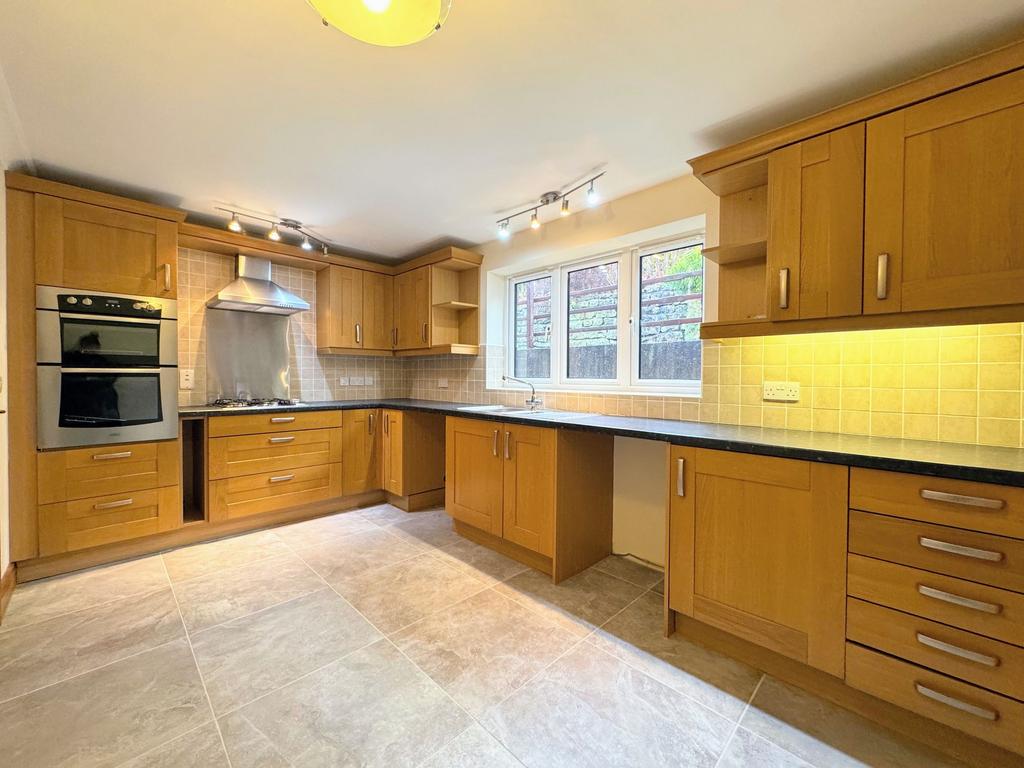 Kitchen / Dining