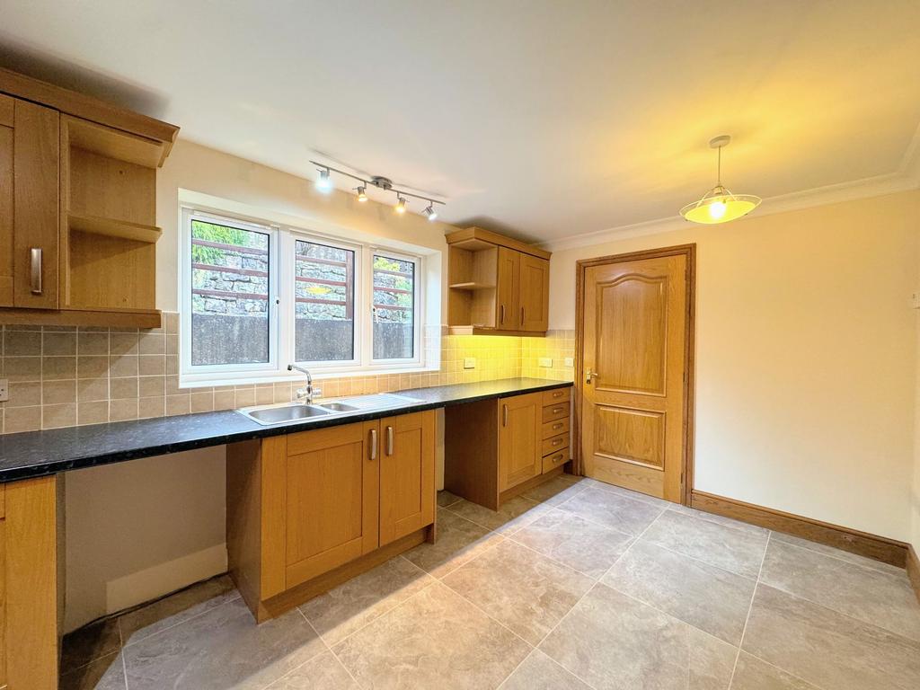 Kitchen / Dining