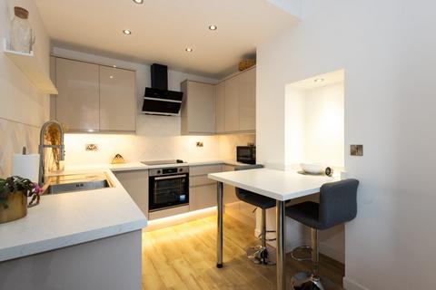 undefined, 13/2 Bothwell Street, Easter Road, EH7 5PX