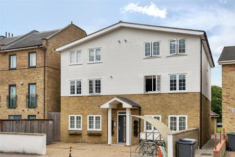 Finsbury Road, London, N22