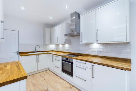 3 bedroom terraced house to rent, Queens Road, Portsmouth, PO2