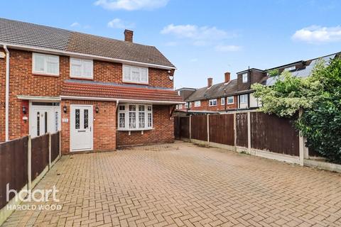 3 bedroom semi-detached house for sale, Wednesbury Gardens, Harold Hill