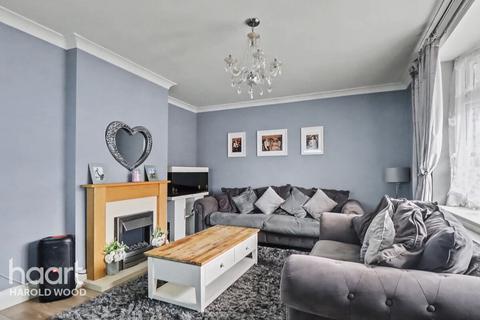 3 bedroom semi-detached house for sale, Wednesbury Gardens, Harold Hill