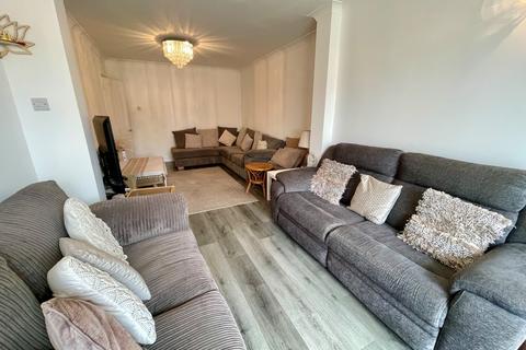 undefined, St. Mildreds Avenue, Luton, Bedfordshire, LU3 1QR