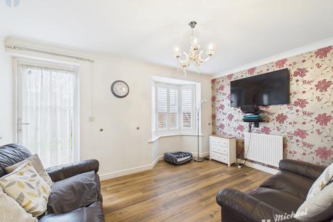 3 bedroom detached house for sale, Cavendish Way, Aylesbury, Buckinghamshire