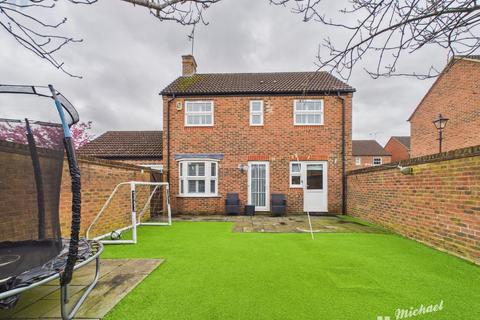 3 bedroom detached house for sale, Cavendish Way, Aylesbury
