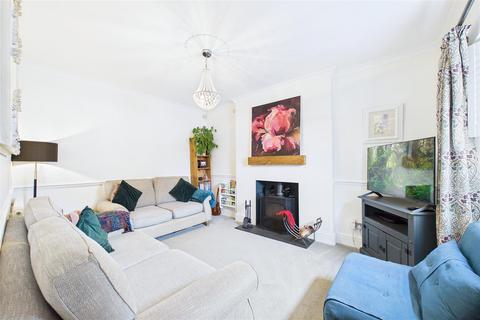 undefined, Moments from Clevedon’s town centre and amenities