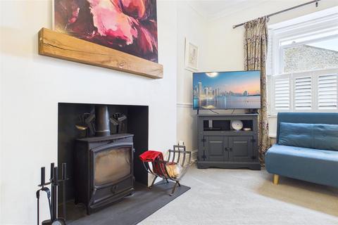 undefined, Moments from Clevedon’s town centre and amenities