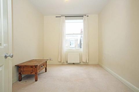 1 bedroom flat to rent, Essex Road, London W3