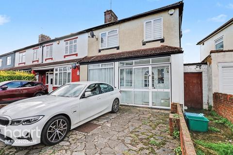 3 bedroom end of terrace house for sale, Ascot Close, Hainault