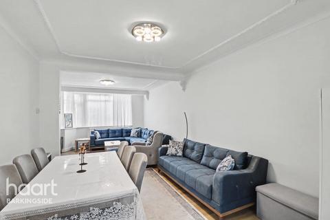3 bedroom end of terrace house for sale, Ascot Close, Hainault