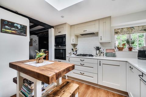 4 bedroom end of terrace house for sale, The Walk, Oxted RH8