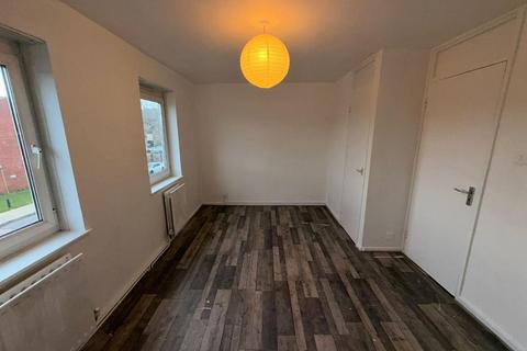 undefined, 3 Bedroom Town House in Ambleside Close, London, E9 Area