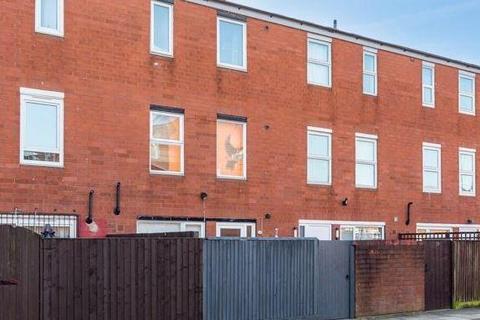 undefined, 3 Bedroom Town House in Ambleside Close, London, E9 Area