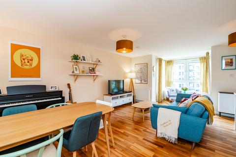 3 bedroom flat for sale, 3/11 Portland Gardens, Leith, Edinburgh, EH6 6NY