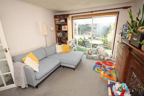 2 bedroom bungalow for sale, Greenfield Gardens, Petts Wood, Crofton
