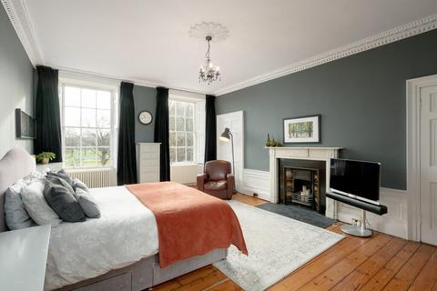 undefined, 10 (2F2) Wellington Place, Leith Links, EH6 7EQ