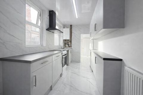 3 bedroom end of terrace house to rent, Quorn Road ( Mid- terrace), Leicester LE5