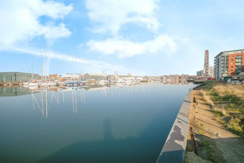 2 bedroom flat for sale, Patteson Road, Ipswich