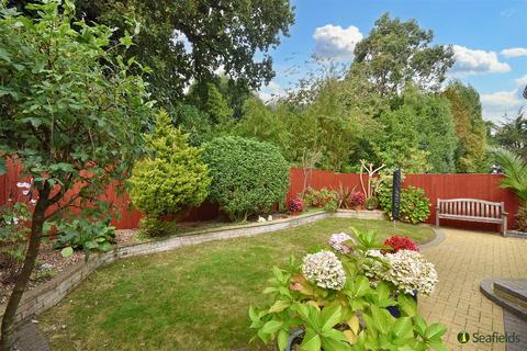 3 bedroom detached house for sale, King George V Close, Ryde, PO33 3DE