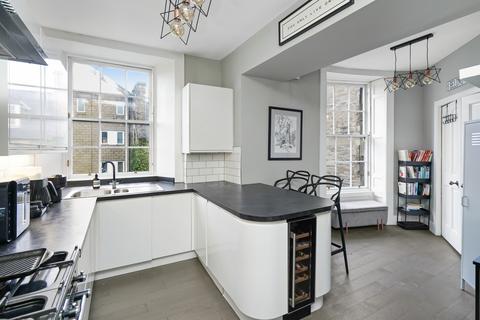 2 bedroom flat for sale, 8/3 Raeburn Place, Stockbridge, Edinburgh, EH4 1HN