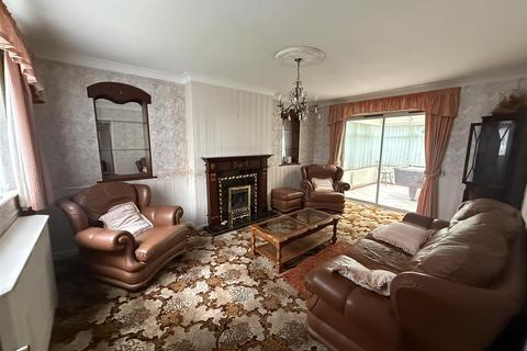 3 bedroom detached house for sale, Clay Street East, Burton-On-Trent DE15