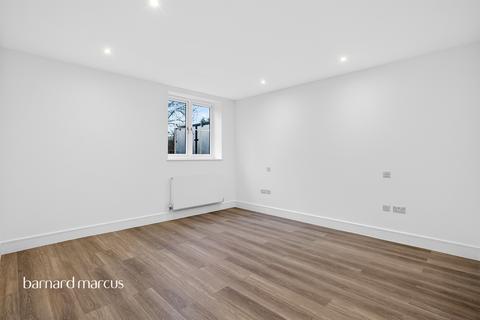 undefined, Chase Side, London, N14