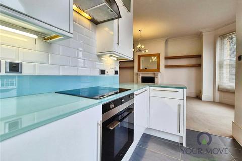 2 bedroom flat to rent, Grove Road, Surbiton KT6