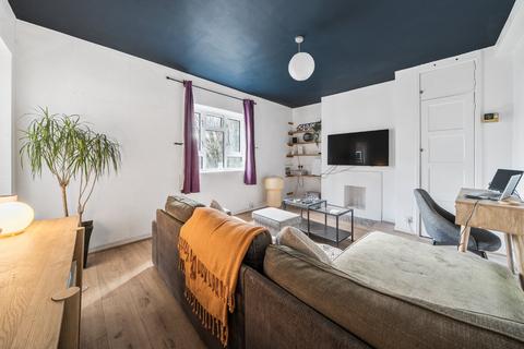2 bedroom flat for sale, Edensor Gardens, Chiswick, London, W4