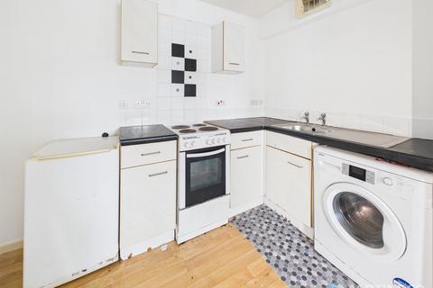 2 bedroom apartment for sale, Claughton Mansions FY4
