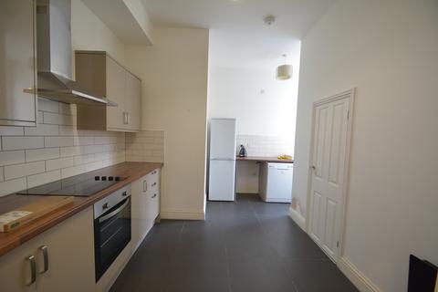 2 bedroom end of terrace house to rent, Heckingham Park Drive, Hales
