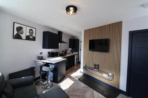 1 bedroom ground floor flat to rent, St Marys Road, Derbyshire SK13