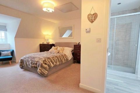 4 bedroom townhouse for sale, Foxhills Way, Brackley