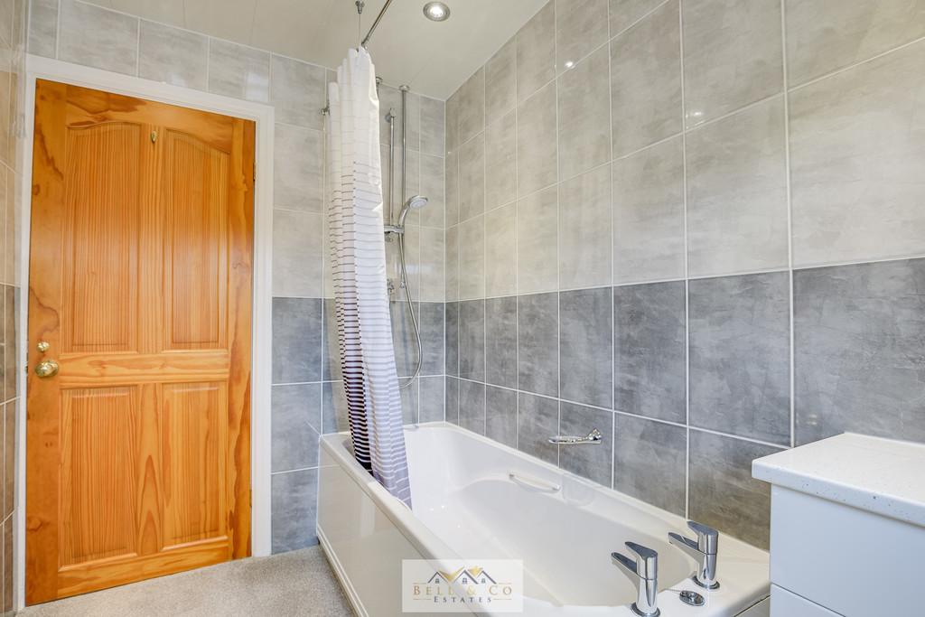 Bathroom 1.2