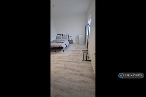 1 bedroom in a house share to rent, Damson Close, Grays, RM17