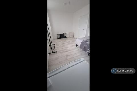 1 bedroom in a house share to rent, Damson Close, Grays, RM17