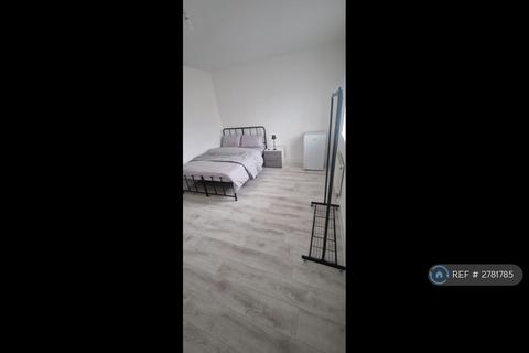 1 bedroom in a house share to rent, Damson Close, Grays, RM17