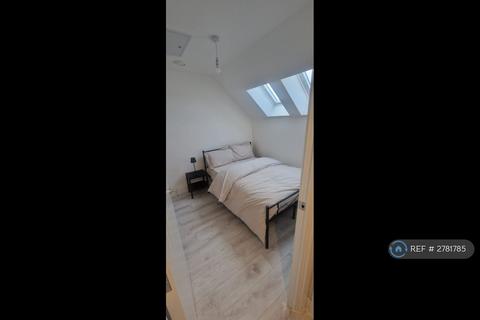 1 bedroom in a house share to rent, Damson Close, Grays, RM17