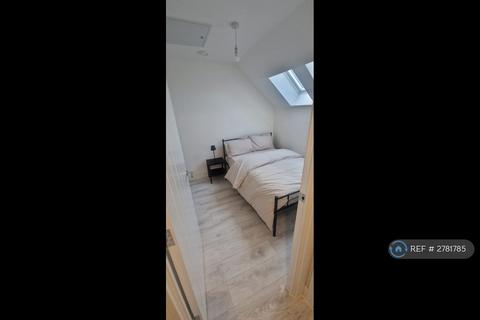 1 bedroom in a house share to rent, Damson Close, Grays, RM17