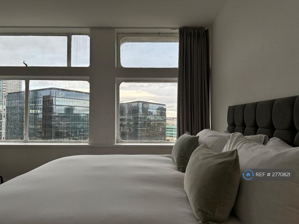 En Suite Master Bedroom